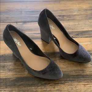 Velvet pumps